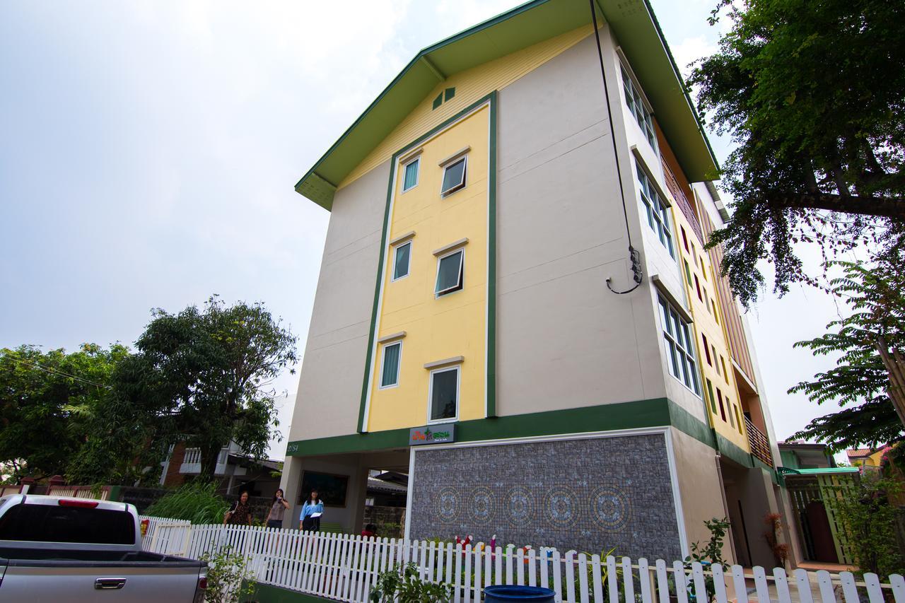 Bann In Suan Apartment Банкок Екстериор снимка