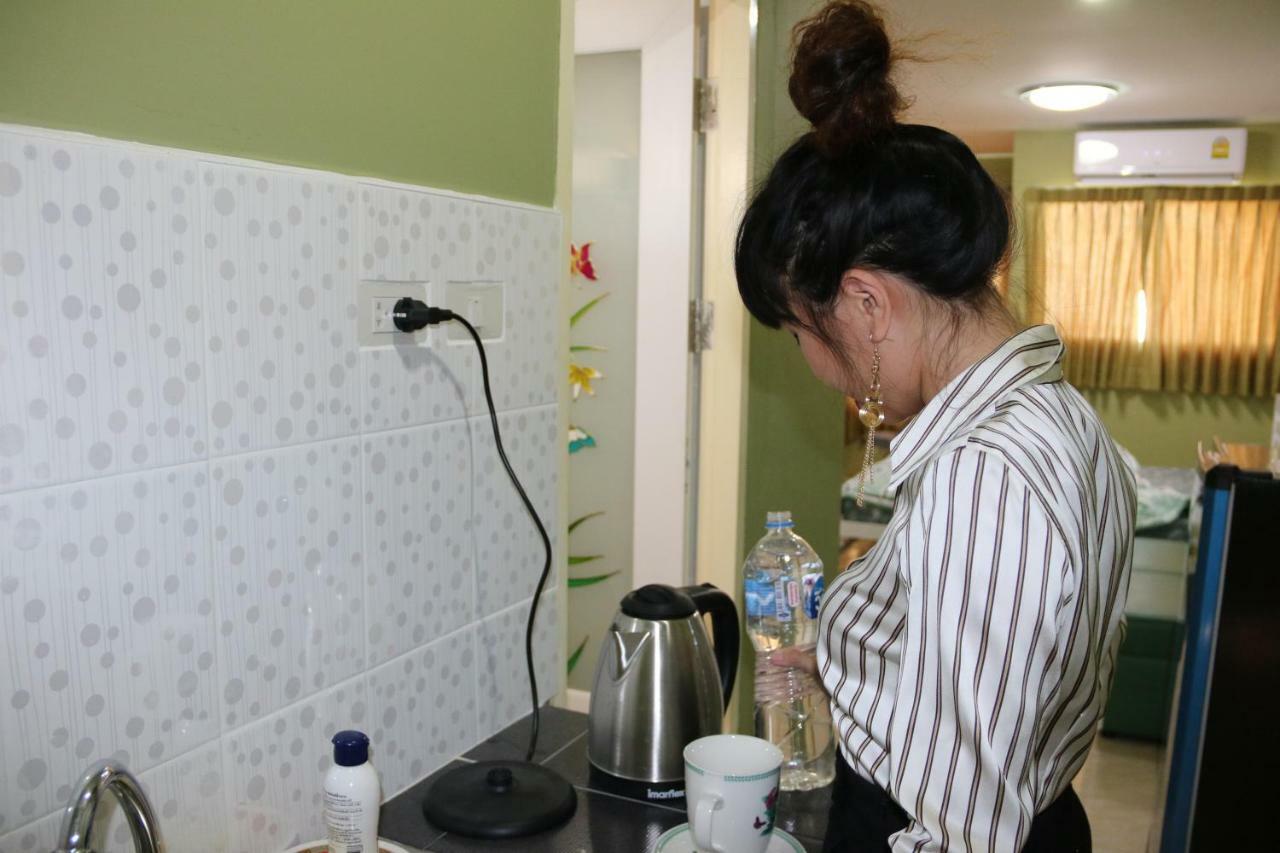 Bann In Suan Apartment Банкок Екстериор снимка