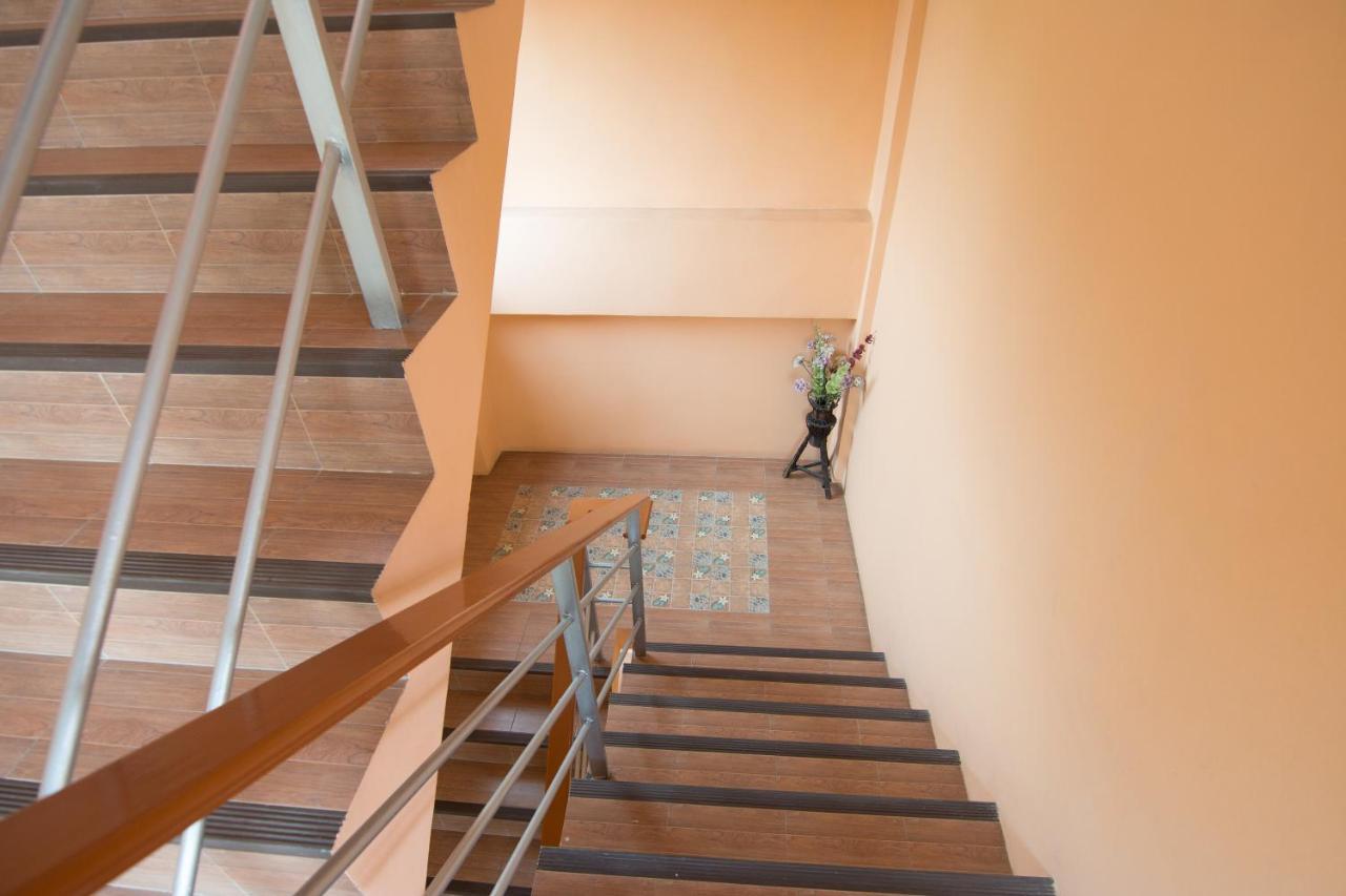 Bann In Suan Apartment Банкок Екстериор снимка